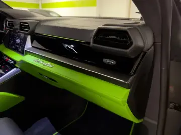 Lamborghini Urus URUS SE MASSAGE HEADUP B&O