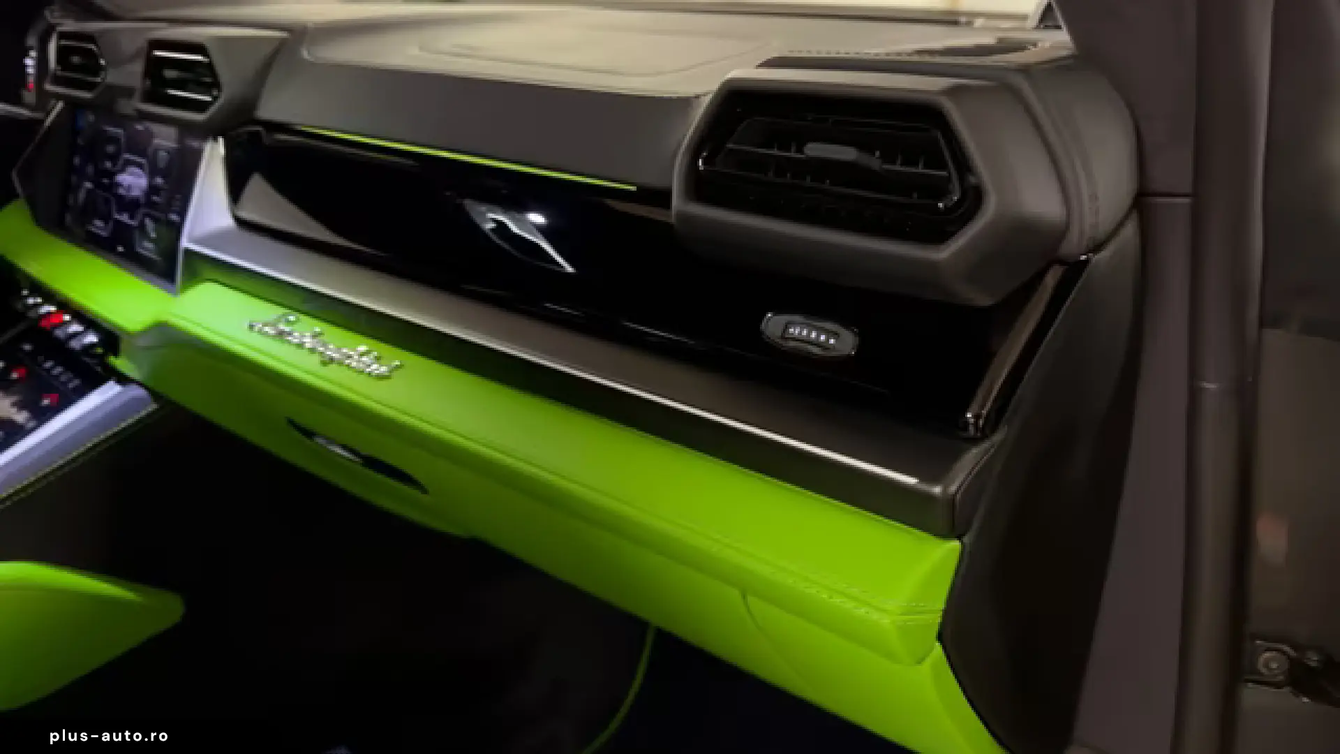 LAMBORGHINI URUS 2026 — imagine 32