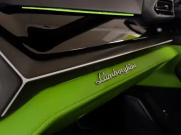 Lamborghini Urus URUS SE MASSAGE HEADUP B&O