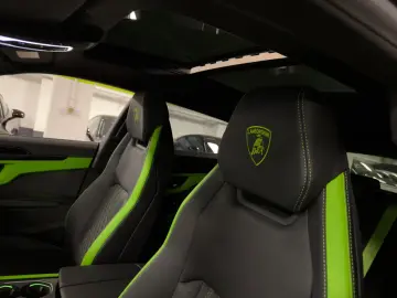 Lamborghini Urus URUS SE MASSAGE HEADUP B&O