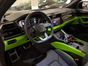 Lamborghini Urus URUS SE MASSAGE HEADUP B&O