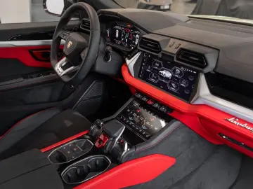 Lamborghini Urus 4.0 V8 PHEV SE