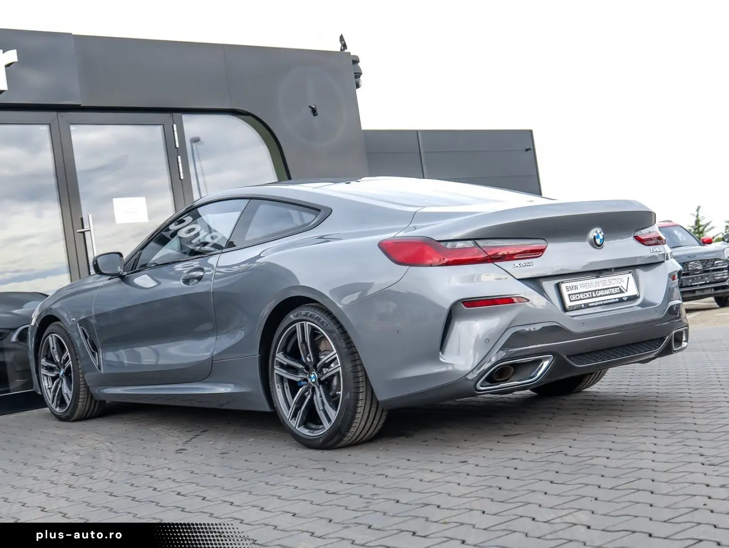 BMW 8 Series 2025 — imagine 6