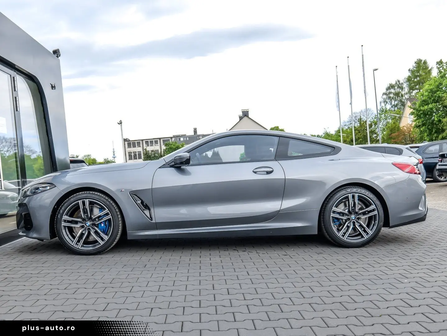 BMW 8 Series 2025 — imagine 8