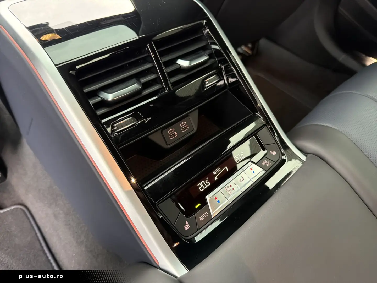BMW 8 Series 2023 — imagine 17