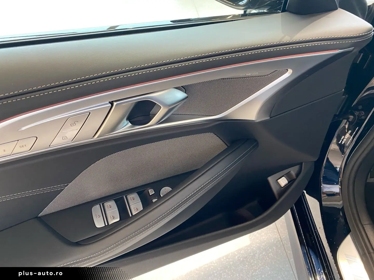 BMW 8 Series 2025 — imagine 11