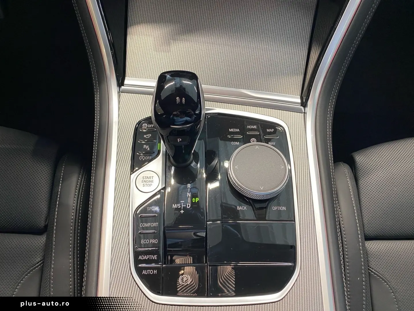 BMW 8 Series 2025 — imagine 13