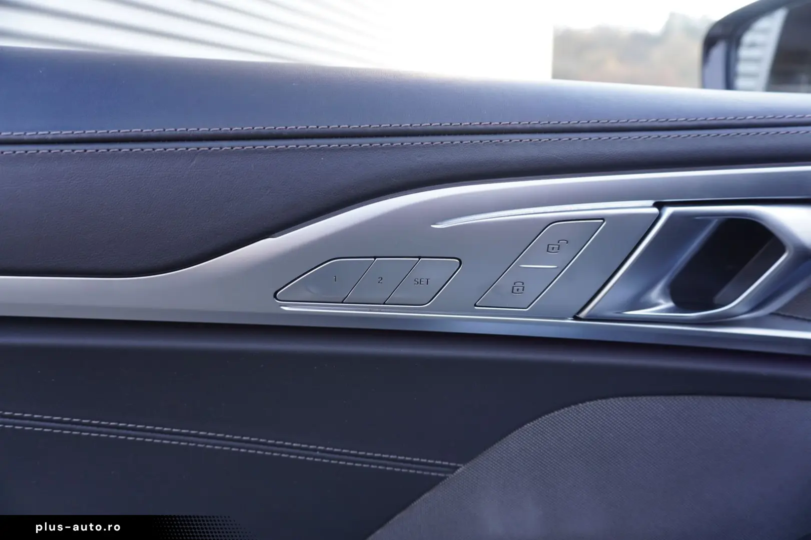 BMW 8 Series 2023 — imagine 13