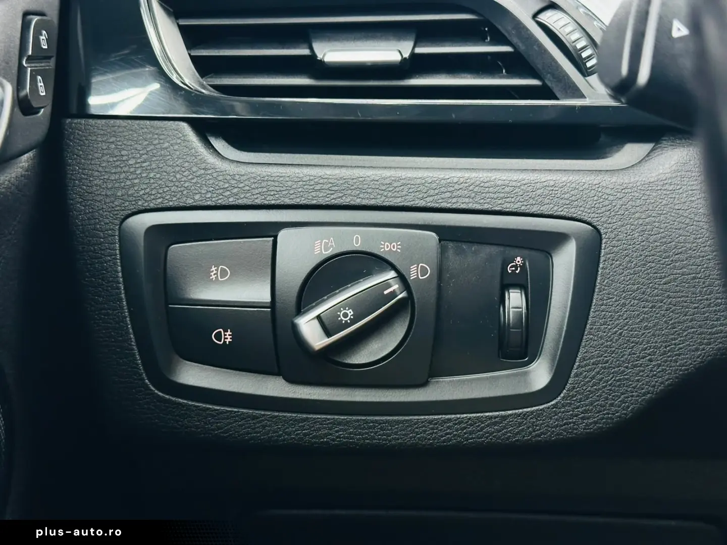 BMW X1 2016 — imagine 24