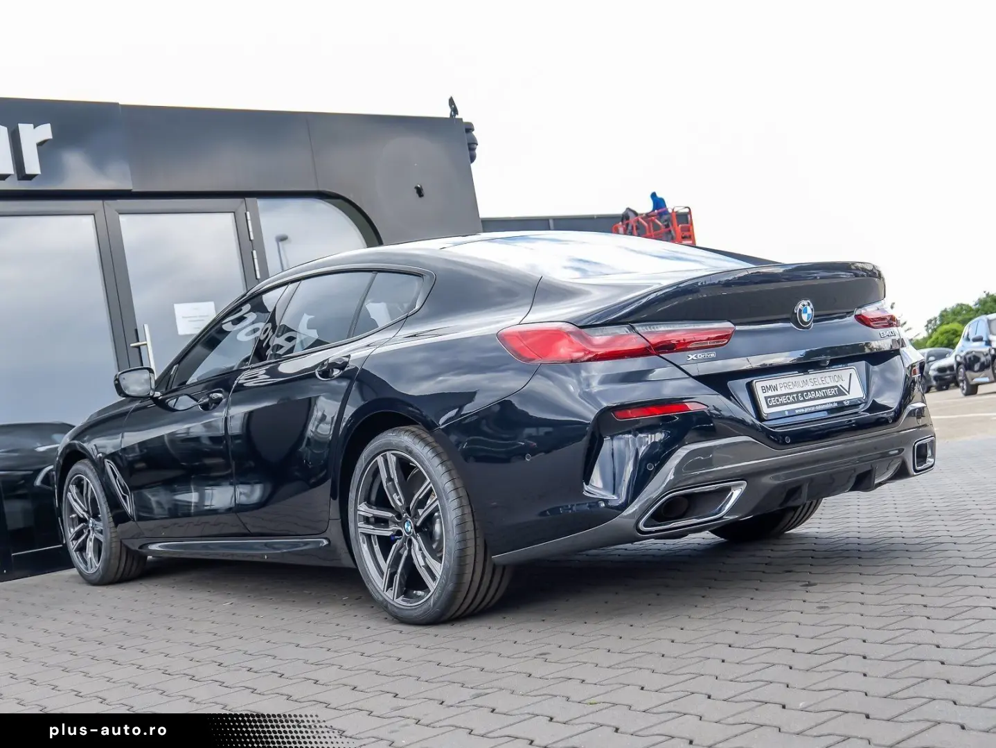 BMW 8 Series 2025 — imagine 2
