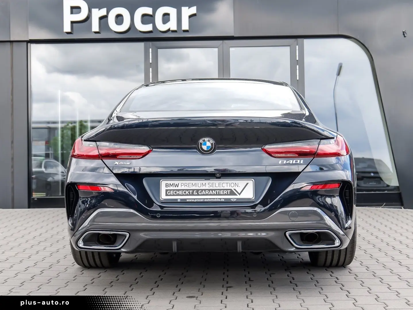 BMW 8 Series 2025 — imagine 9