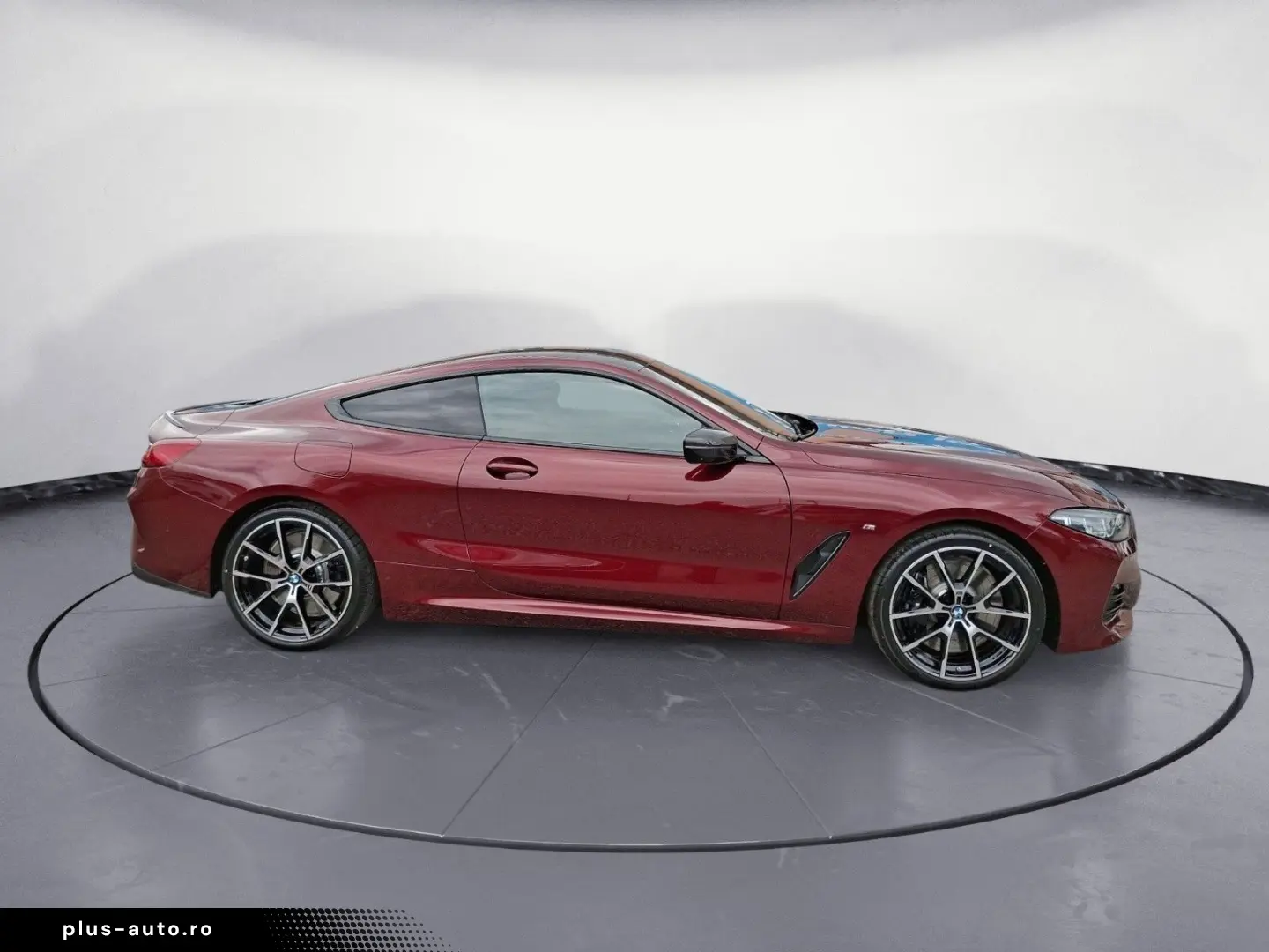BMW 8 Series 2025 — imagine 5