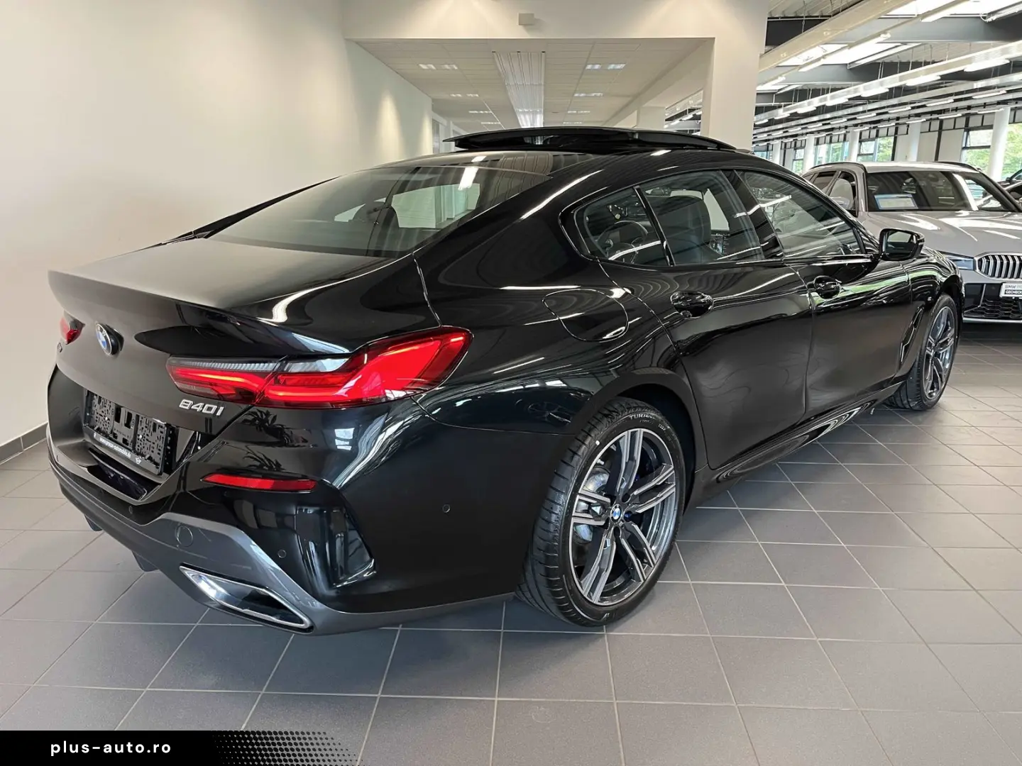 BMW 8 Series 2025 — imagine 3