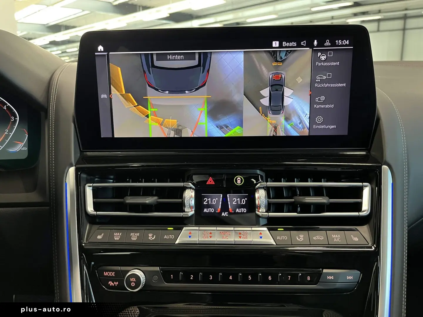 BMW 8 Series 2025 — imagine 11