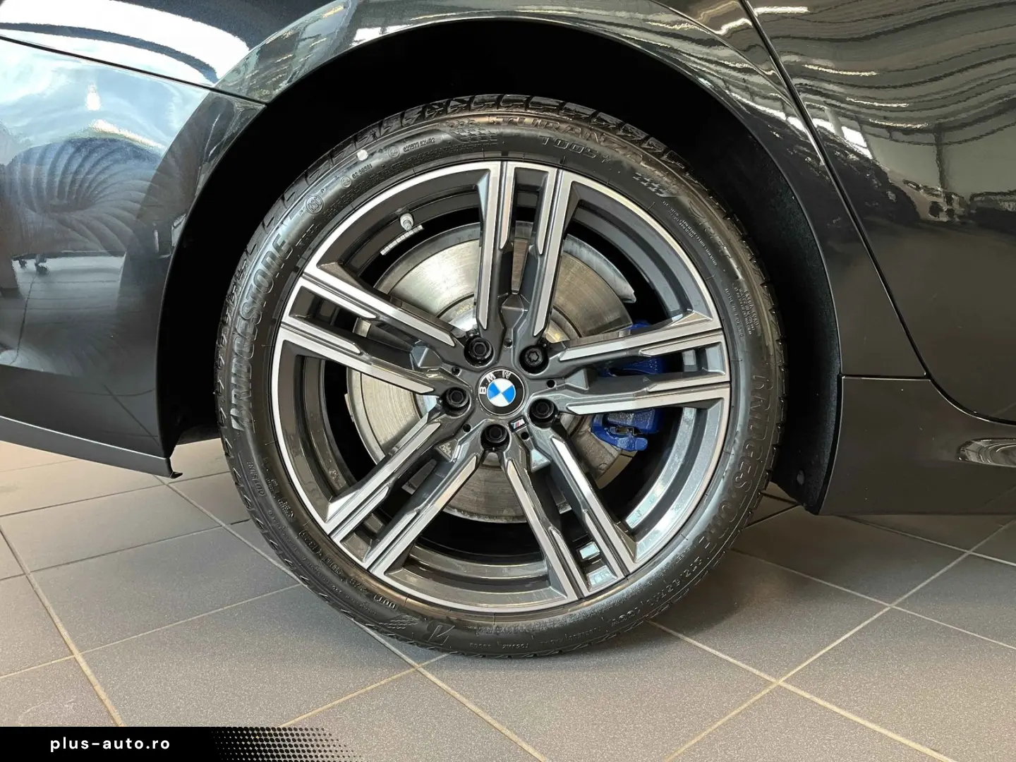 BMW 8 Series 2025 — imagine 22