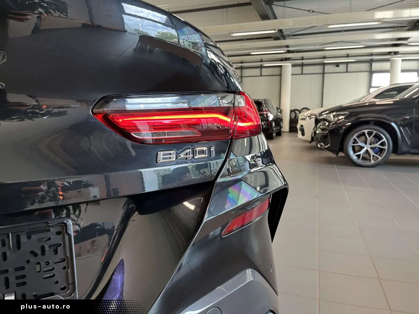 BMW 8 Series 2025 — imagine 23