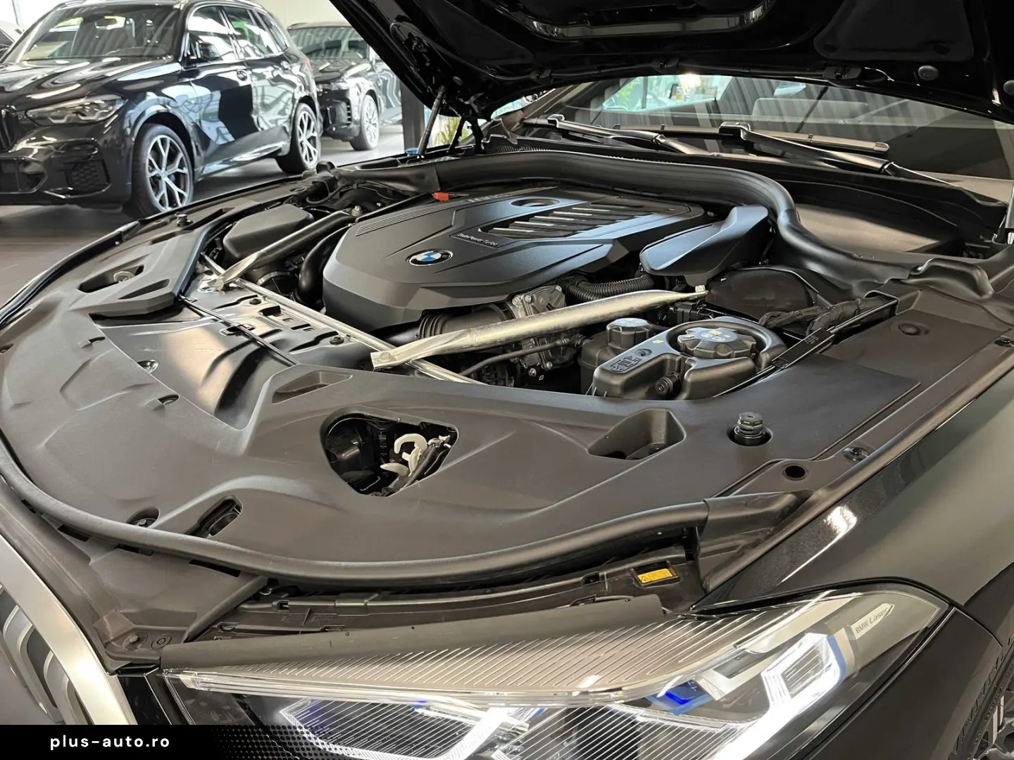 BMW 8 Series 2025 — imagine 24