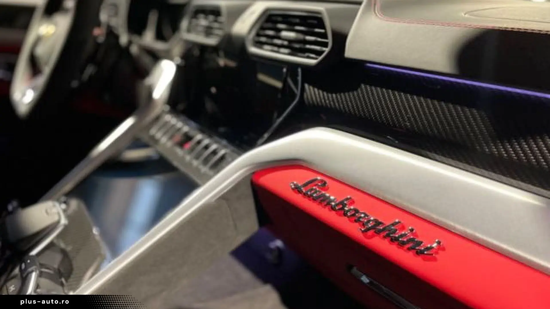 LAMBORGHINI URUS 2026 — imagine 16
