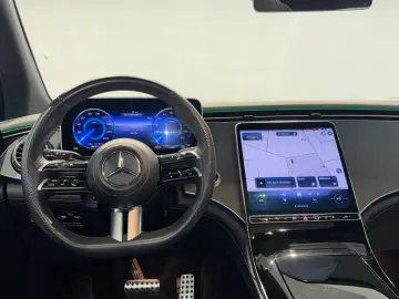 MERCEDES-BENZ EQE 350 4M SUV AMG Pano Airmatic Distronic 360