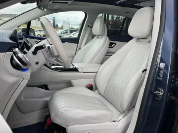 MERCEDES-BENZ EQE SUV 350 4Matic AMG WÄRMEP PANO ACC MBUX