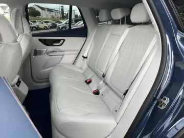 MERCEDES-BENZ EQE SUV 350 4Matic AMG WÄRMEP PANO ACC MBUX