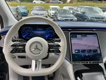MERCEDES-BENZ EQE SUV 350 4Matic AMG WÄRMEP PANO ACC MBUX
