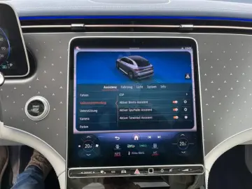 MERCEDES-BENZ EQE SUV 350 4Matic AMG WÄRMEP PANO ACC MBUX
