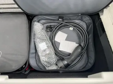 MERCEDES-BENZ EQE SUV 350 4Matic AMG WÄRMEP PANO ACC MBUX