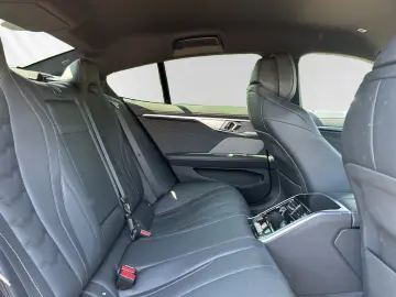 BMW M850i xDrive Gran Coupe Head-Up Stop&Go Pa