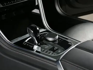 BMW M850i xDr. Coupé ACC huD Laser M Technik Paket