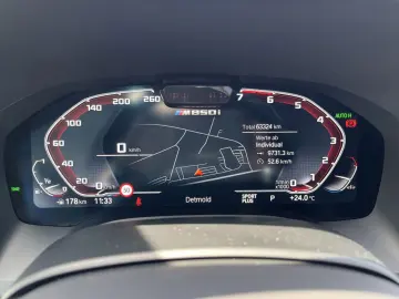 BMW M850i xDrive HUD DAB PA  St GO Laser Pano 20