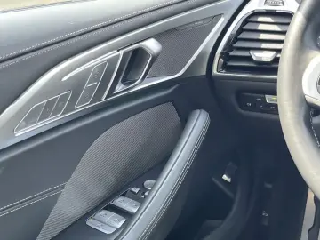 BMW M850i xDrive HUD DAB PA  St GO Laser Pano 20