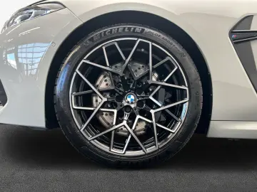 BMW M8 Cabrio Competition Laserlicht  Nackenwärmer