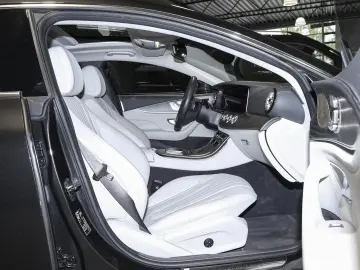 MERCEDES-BENZ CLS 400 d 4M AMG Schiebedach Multibeam…