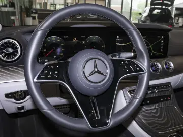 MERCEDES-BENZ CLS 400 d 4M AMG Schiebedach Multibeam…
