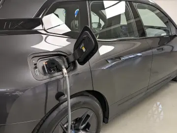 BMW iX xDrive50 Laser Pano SkyLounge DA Prof 360