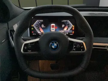 BMW iX xDrive50 Edition LASER NAVI HUD PANO 22  AHK