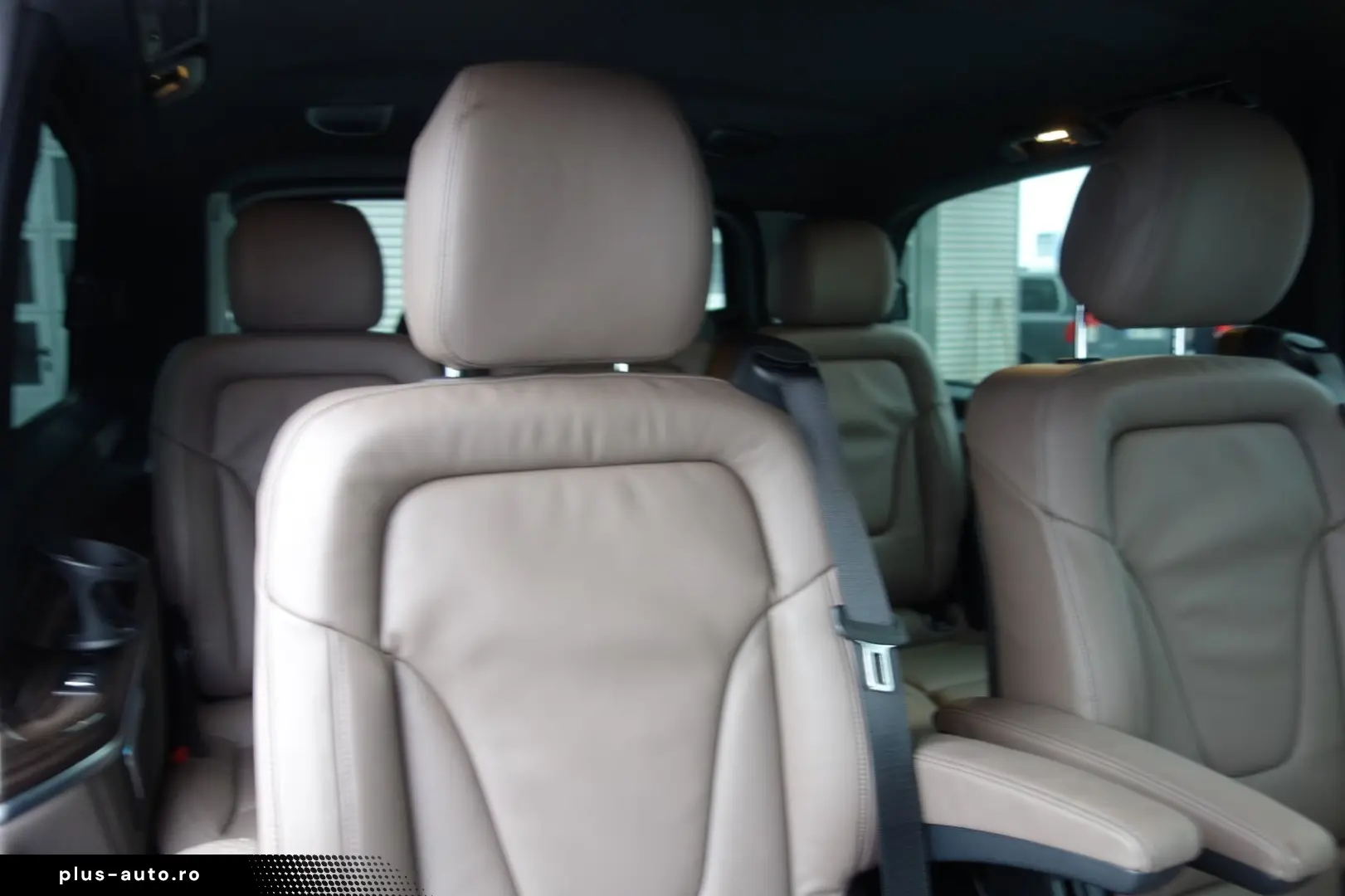 MERCEDES-BENZ V-Class 2022 — imagine 9