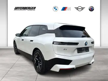 BMW iX xDrive50 M Sport DA Prof HUD Pano AHK Laser