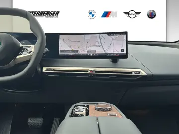 BMW iX xDrive50 M Sport DA Prof HUD Pano AHK Laser