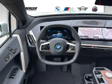 BMW iX xDrive50 M Sport DA Prof HUD Pano AHK Laser