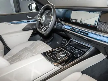 BMW 740d xDrive SKY DVD B&W