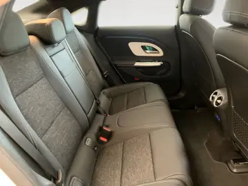 MERCEDES-BENZ CLA 250  Progressive Pano DISTRO KEYLE…