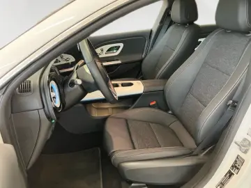 MERCEDES-BENZ CLA 250  Progressive Pano DISTRO KEYLE…