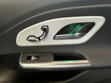 MERCEDES-BENZ CLA 250  Progressive Pano DISTRO KEYLE…