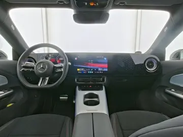 MERCEDES-BENZ CLA 250  AMG NIGHT PANO SPUR STANDH PD…
