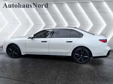 BMW 740 d xDrive M-Pro SKYLoung Leather-Red REARTV S