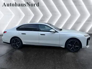 BMW 740 d xDrive M-Pro SKYLoung Leather-Red REARTV S