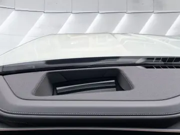 BMW 740 d xDrive M-Pro SKYLoung Leather-Red REARTV S