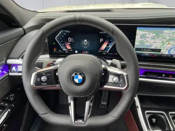 BMW 740 d xDrive M-Pro SKYLoung Leather-Red REARTV S